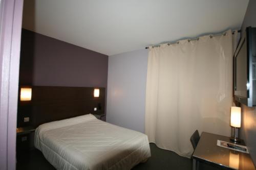 Hotel De L'Europe Pierre-Bénite Екстериор снимка